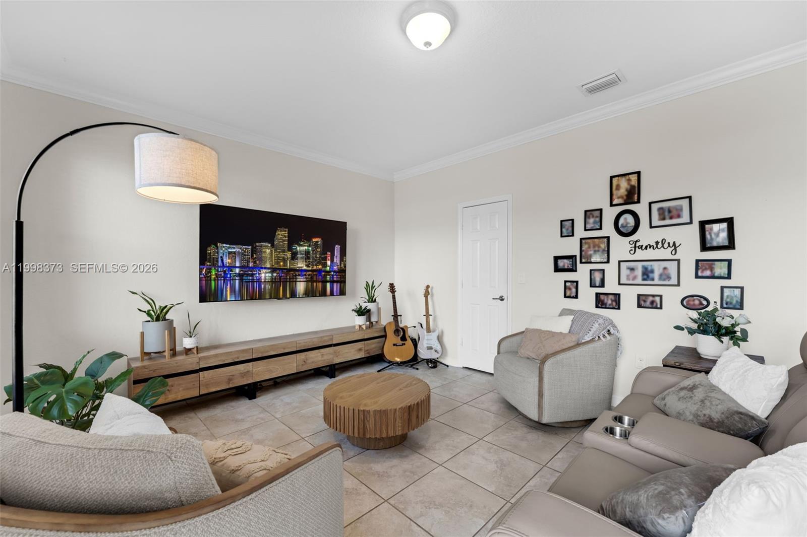 SILVER PALM EAST SEC TWO - Residential Lease