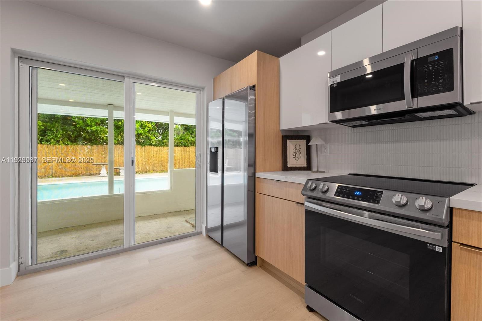 BISCAYNE SHORES UNIT 4 - Residential