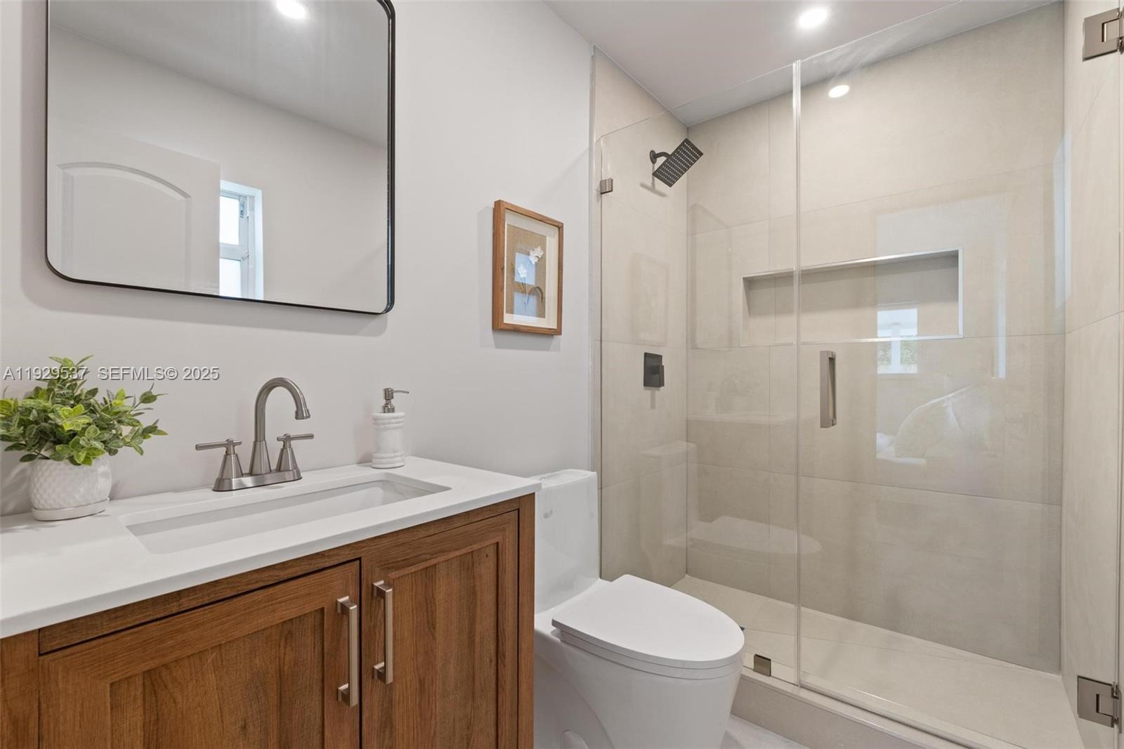 BISCAYNE SHORES UNIT 4 - Residential