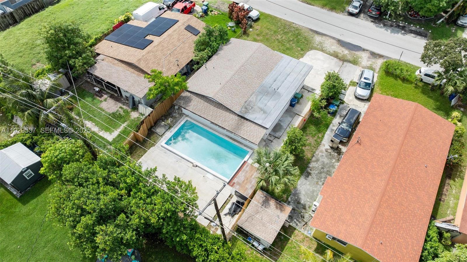 BISCAYNE SHORES UNIT 4 - Residential