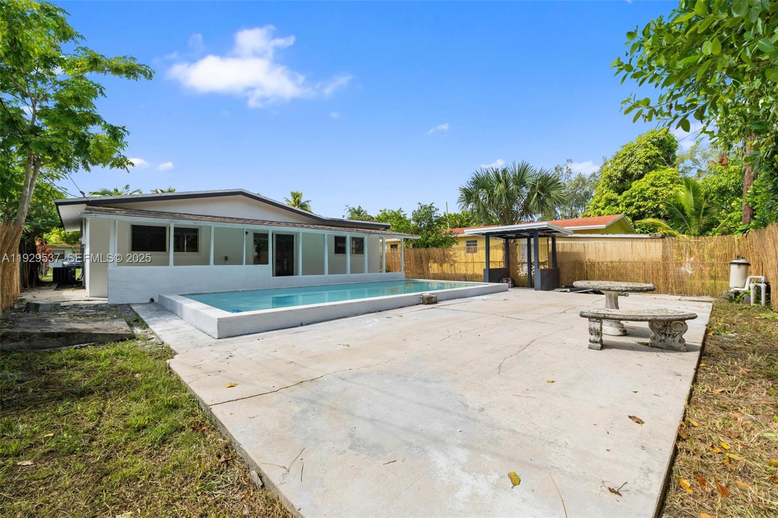 BISCAYNE SHORES UNIT 4 - Residential