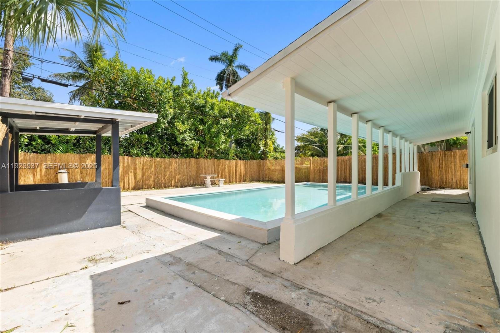 BISCAYNE SHORES UNIT 4 - Residential