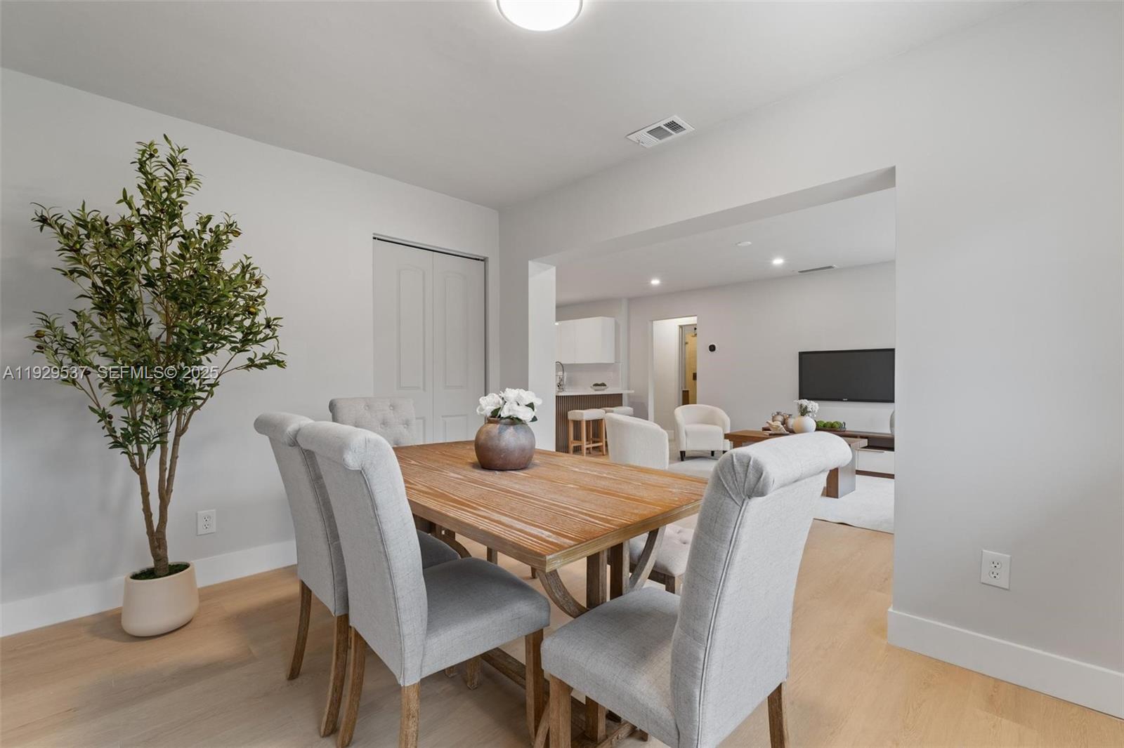 BISCAYNE SHORES UNIT 4 - Residential