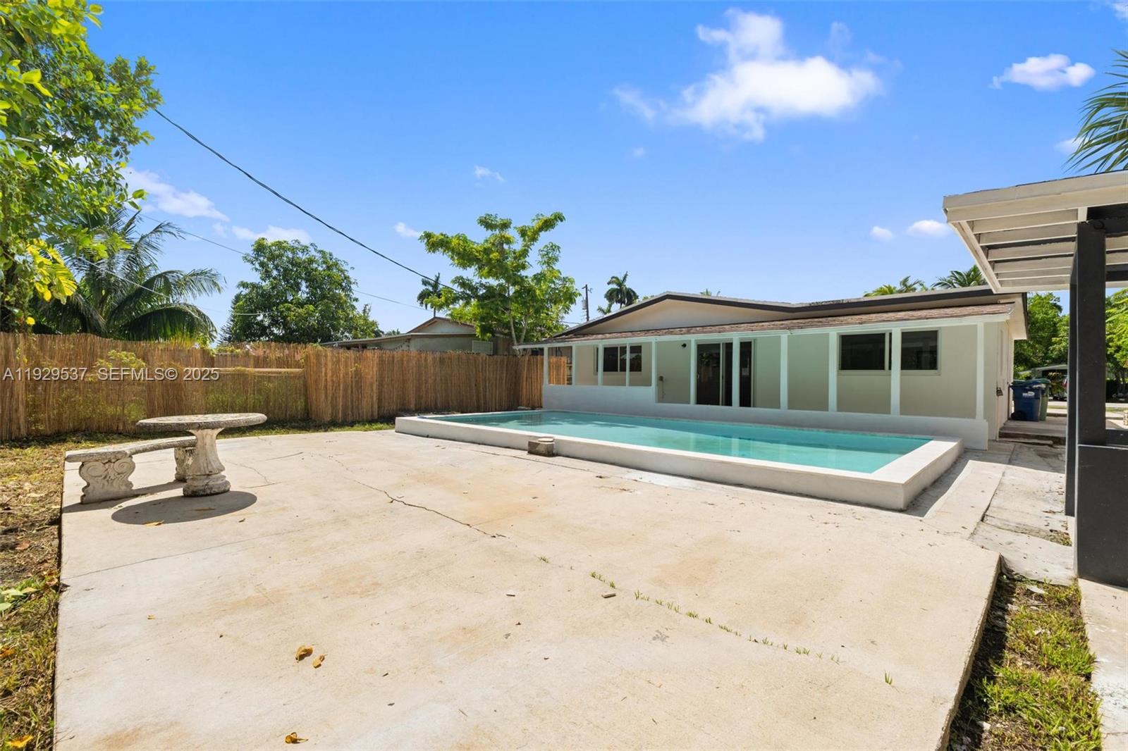 BISCAYNE SHORES UNIT 4 - Residential