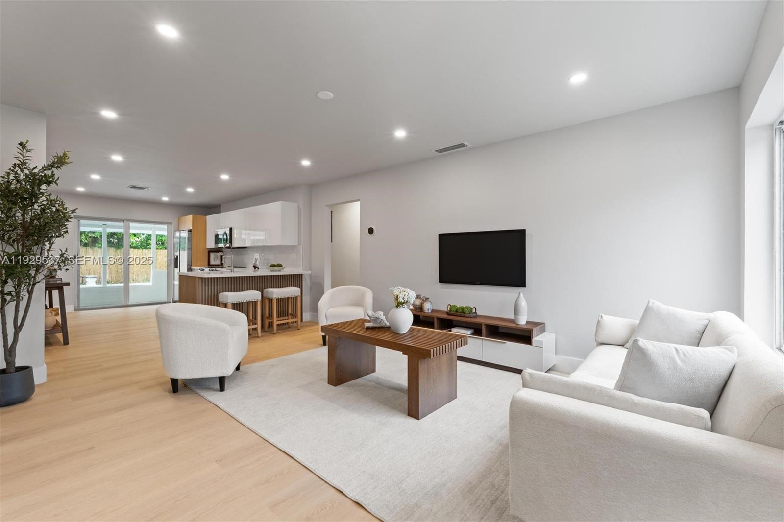 BISCAYNE SHORES UNIT 4 - Residential