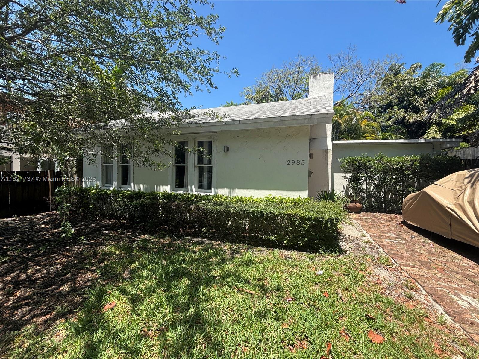 2985 Aviation Ave, Miami, Broward County, Florida - 2 Bedrooms  
1 Bathrooms - 