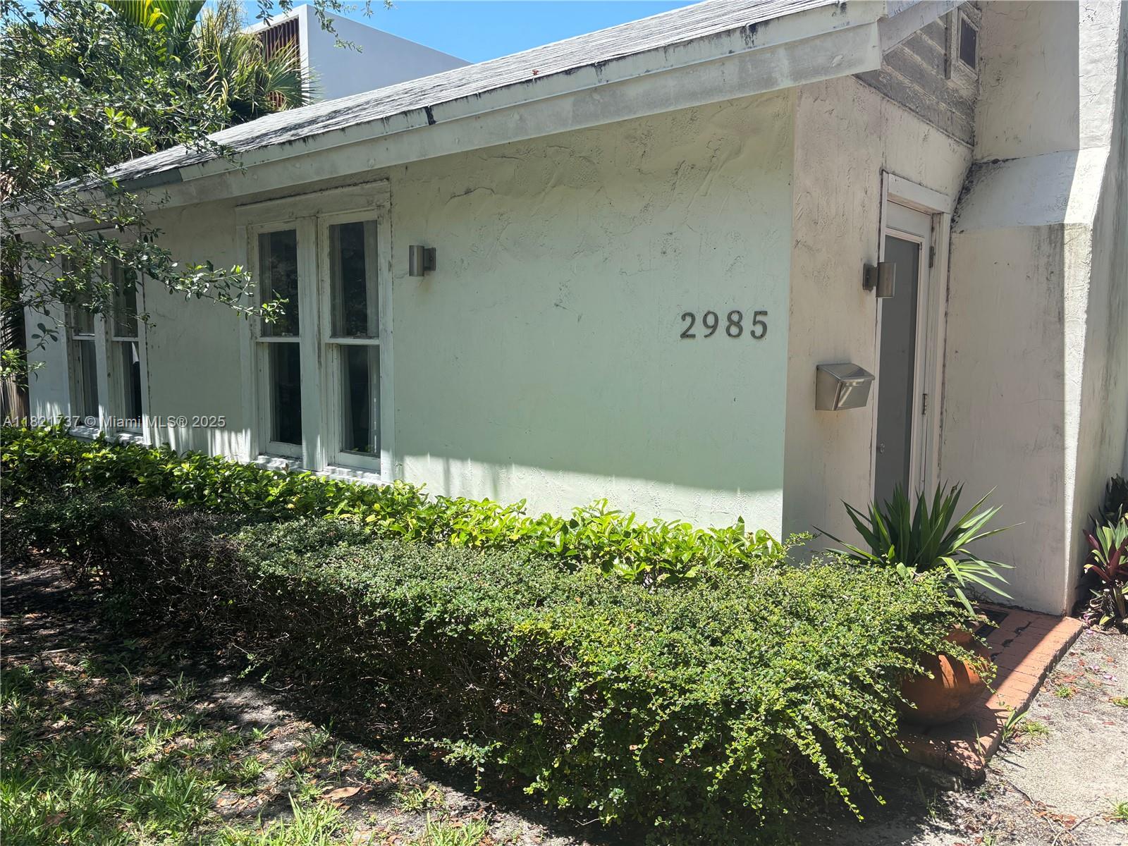 2985 Aviation Ave