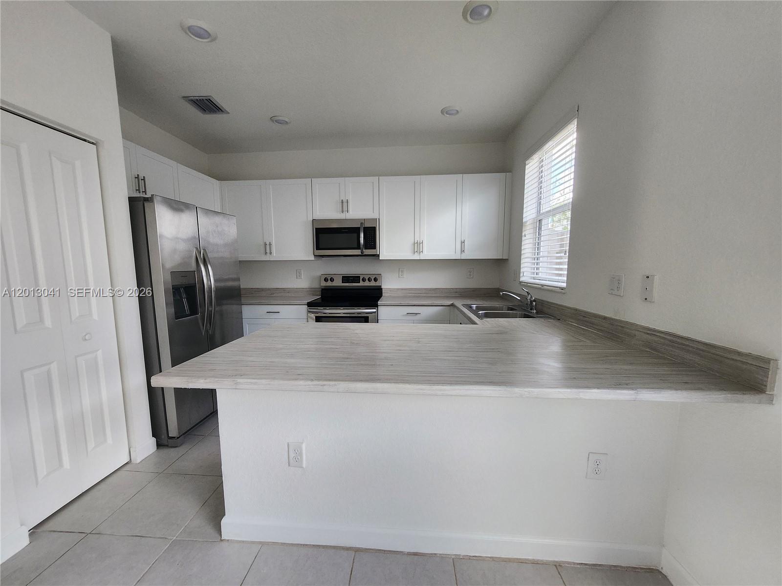 KEYS GATE RESIDENTIAL - Residential Lease