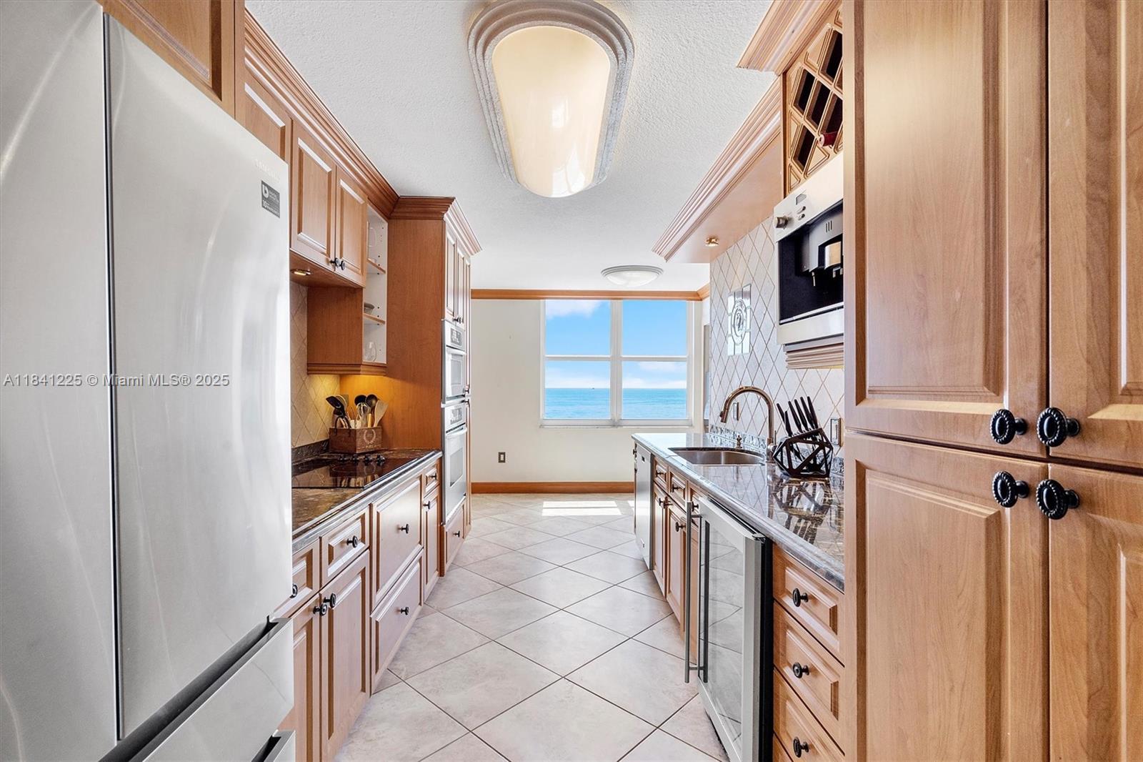 2751 S Ocean Dr 504S, Hollywood, FL, 33019/$1,100,000 4 2751 S Ocean Dr 504S