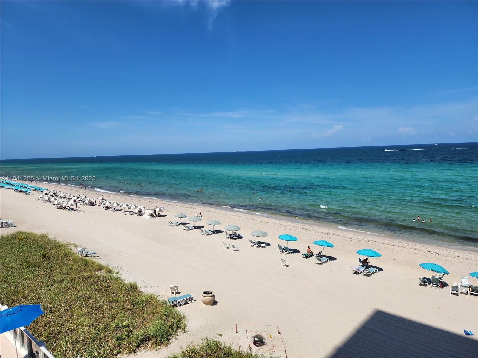 AQUARIUS CONDO - Residential