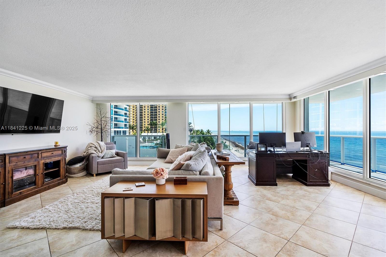 2751 S Ocean Dr 504S, Hollywood, FL, 33019/$1,100,000 1 2751 S Ocean Dr 504S
