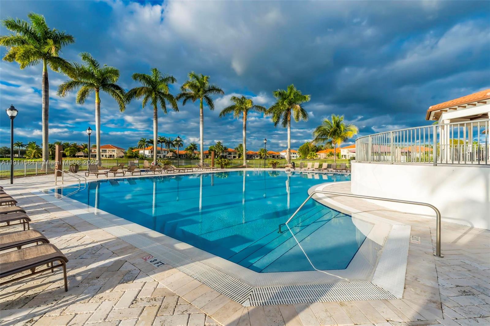 CUTLER CAY - Residential