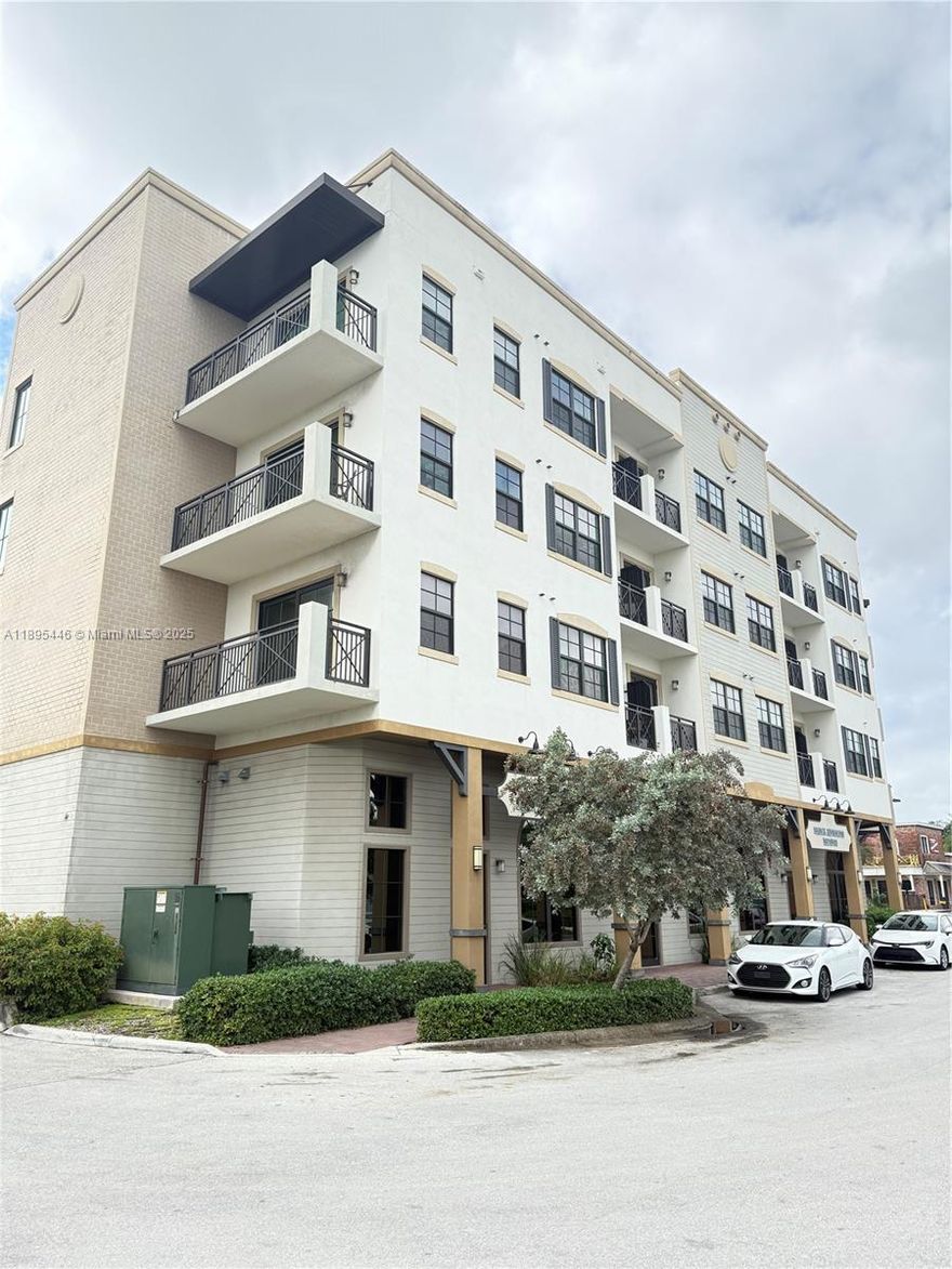 Fantastic 1 bed, 1 bath unit located just minutes from Broward College and Nova Southeastern University! This well-maintained apt., a spacious layout, and plenty of natural light. Move-in ready and perfect for students or professionals seeking convenience and comfort. Close to shopping, dining, and major highways.