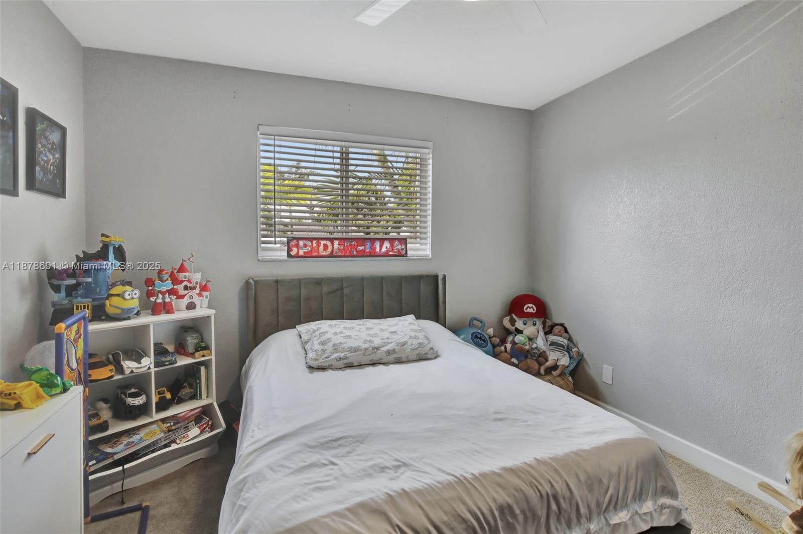 HOLLYWOOD HILLS - Residential Lease