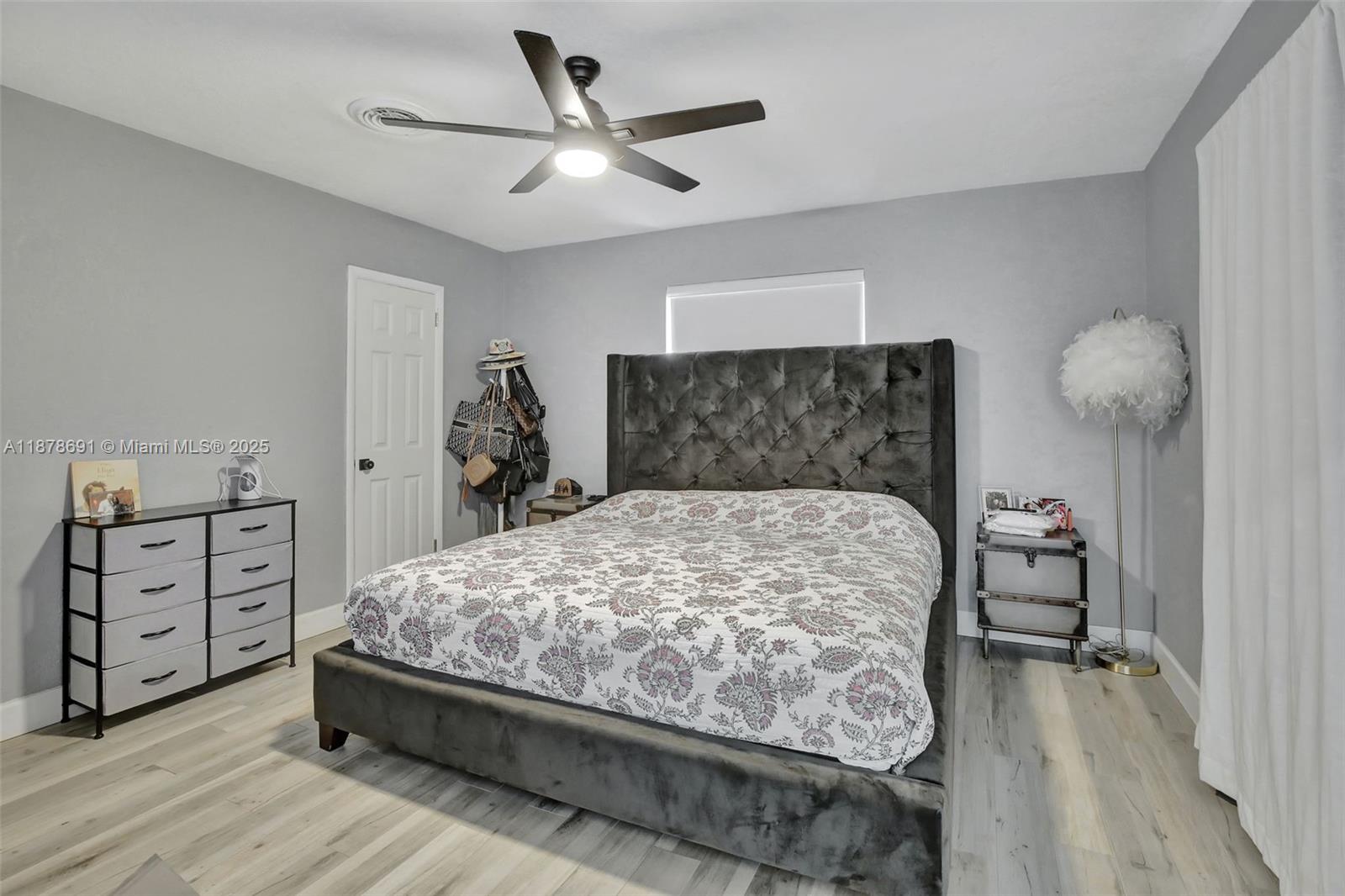 HOLLYWOOD HILLS - Residential Lease