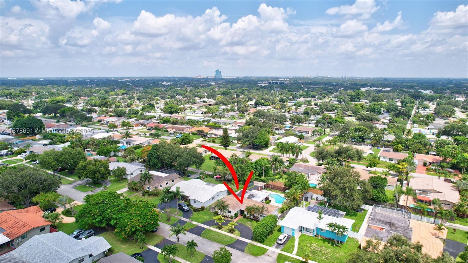 HOLLYWOOD HILLS - Residential Lease