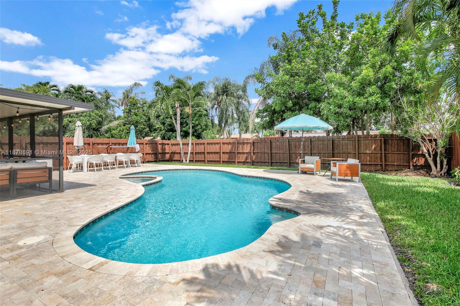 HOLLYWOOD HILLS - Residential Lease