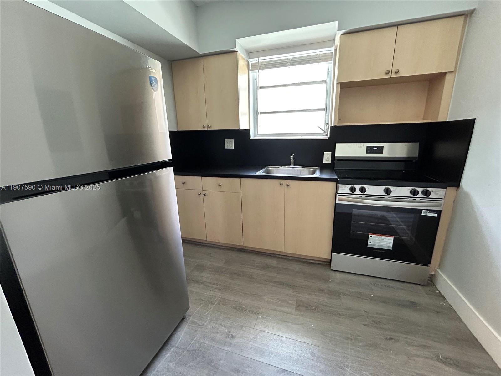 THIRD COMM SUB - Residential Lease