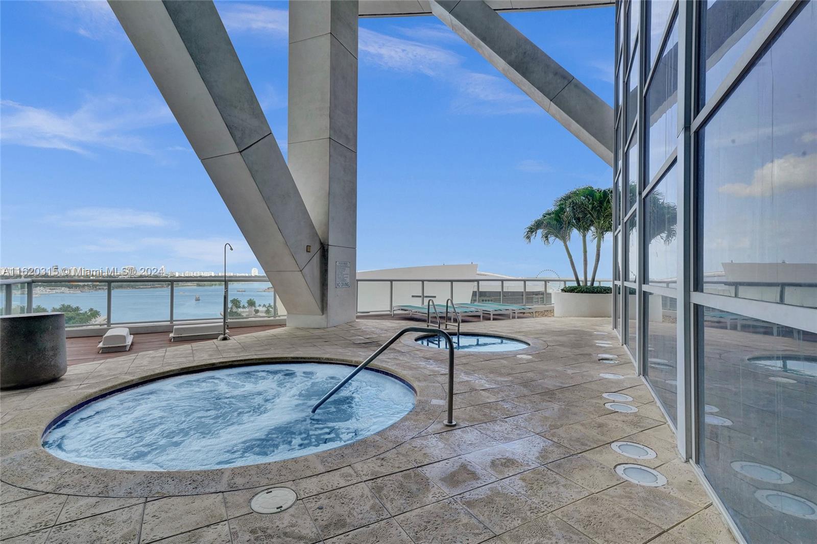 MARINABLUE CONDO - Residential