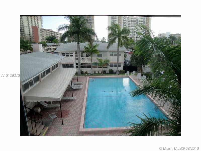 JUST REDUCED! SPACIOUS FURNISHED 2BED/2BATH...ALL UTILITIES INCLUDED WIFI,CABLE, ELECTRICITY ON THE INTRACOASTAL ACROSS THE BEACH. RENOVATED KITCHEN AND BATH, ADULT COMMUNITY. SHORT TERM AND SEASONAL RENTAL, NEAR BEACHES, RESTAURANTS AND SHOPPING CENTER ......MUST SEE!!!!