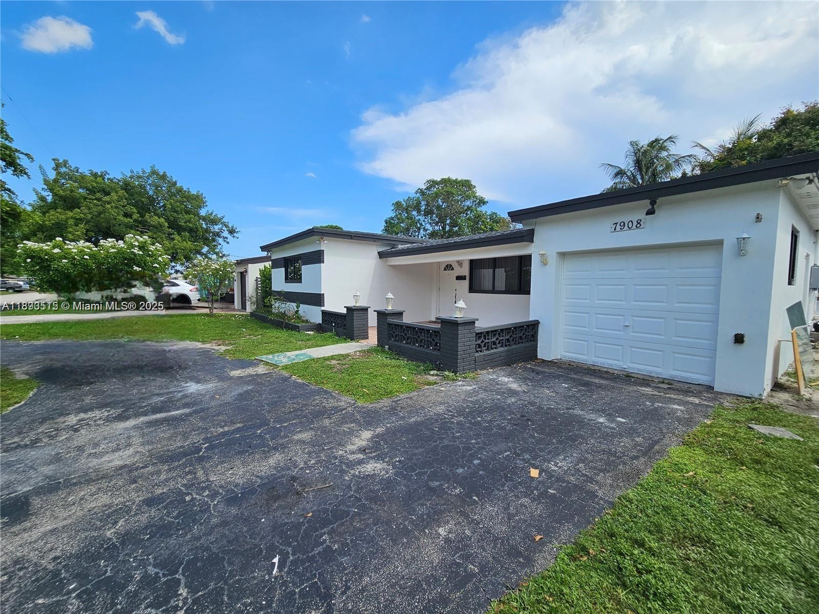 MIRAMAR SEC 10 - Residential