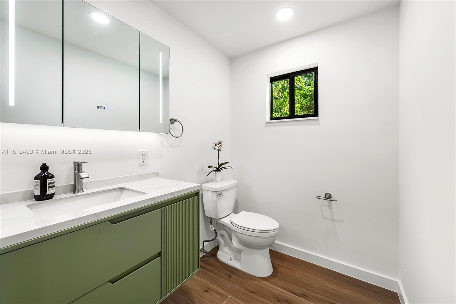 RHODES AMD NEW BISC - Residential Lease