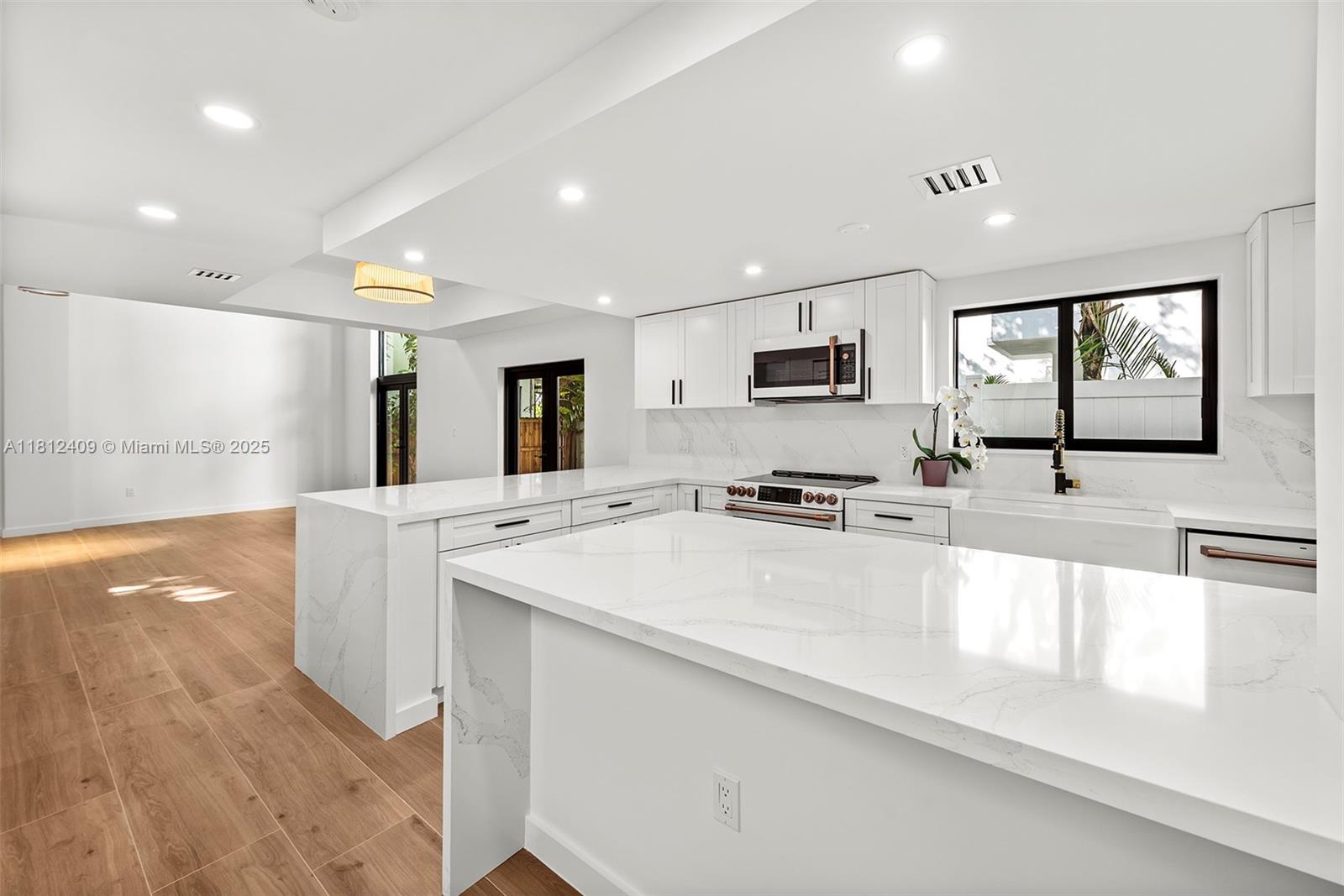 RHODES AMD NEW BISC - Residential Lease