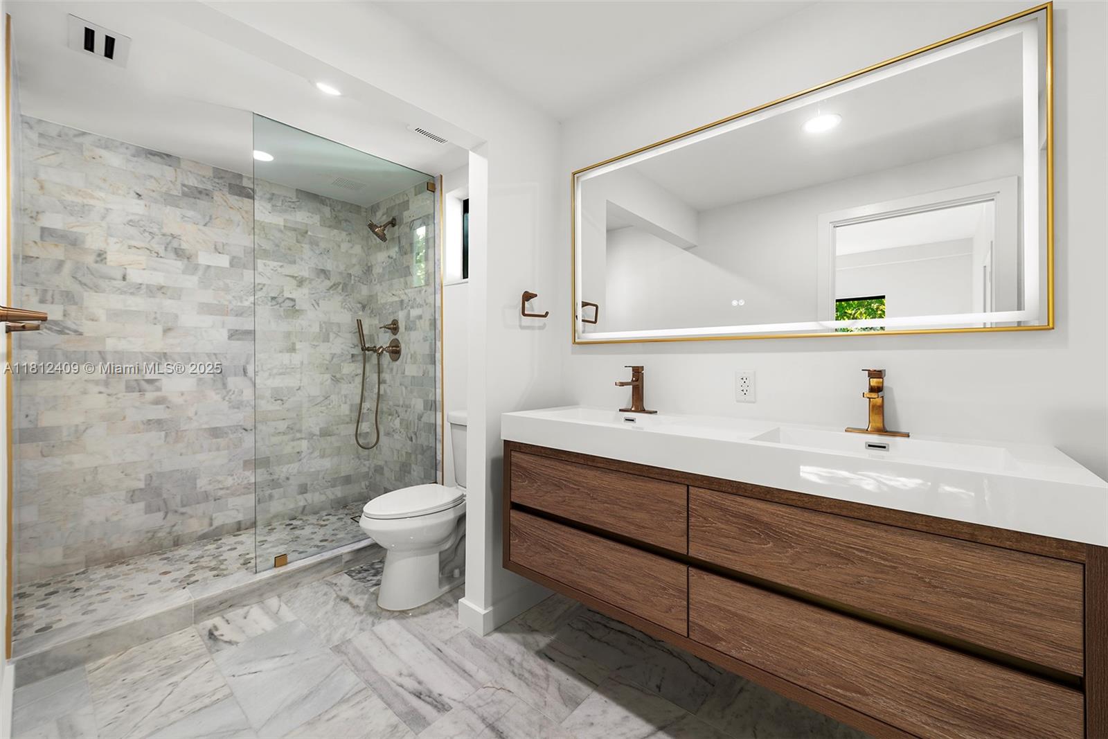 RHODES AMD NEW BISC - Residential Lease