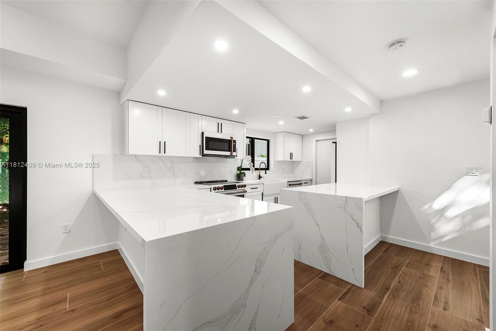 RHODES AMD NEW BISC - Residential Lease