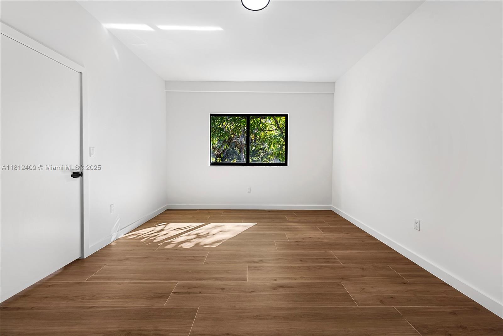 RHODES AMD NEW BISC - Residential Lease