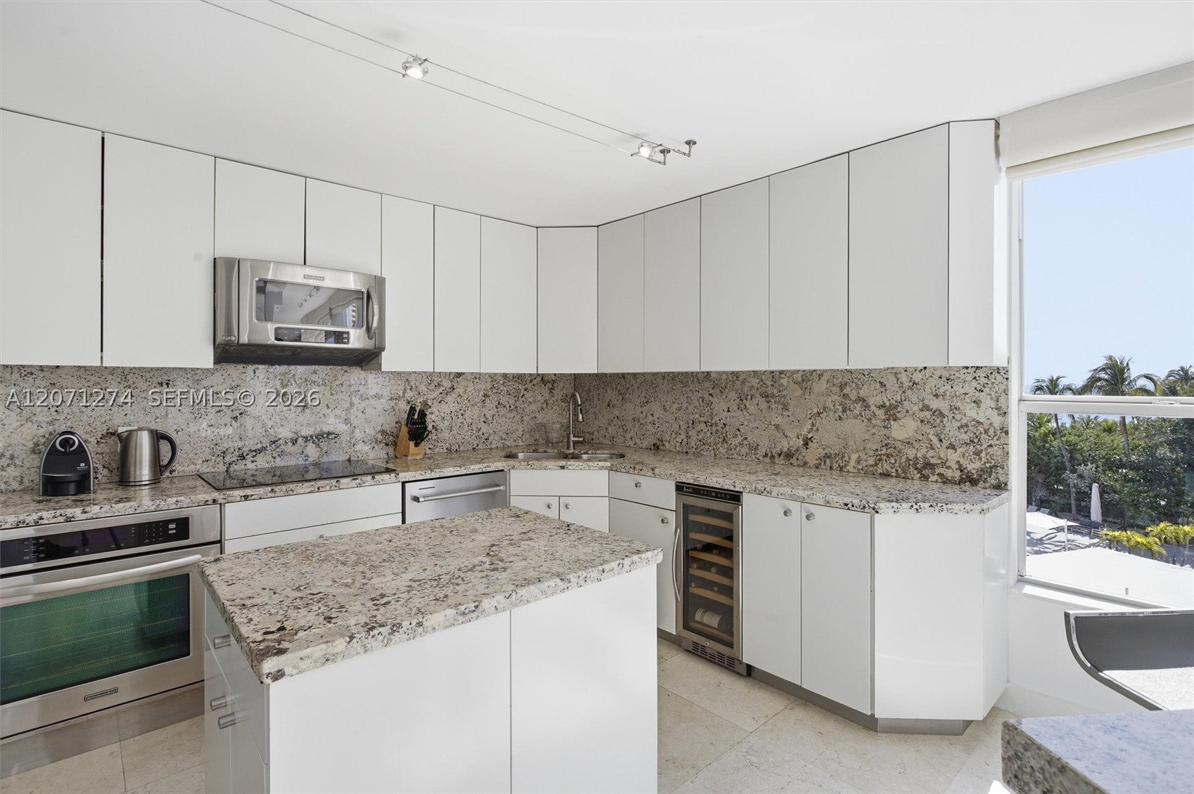 613 Ocean Dr 5D