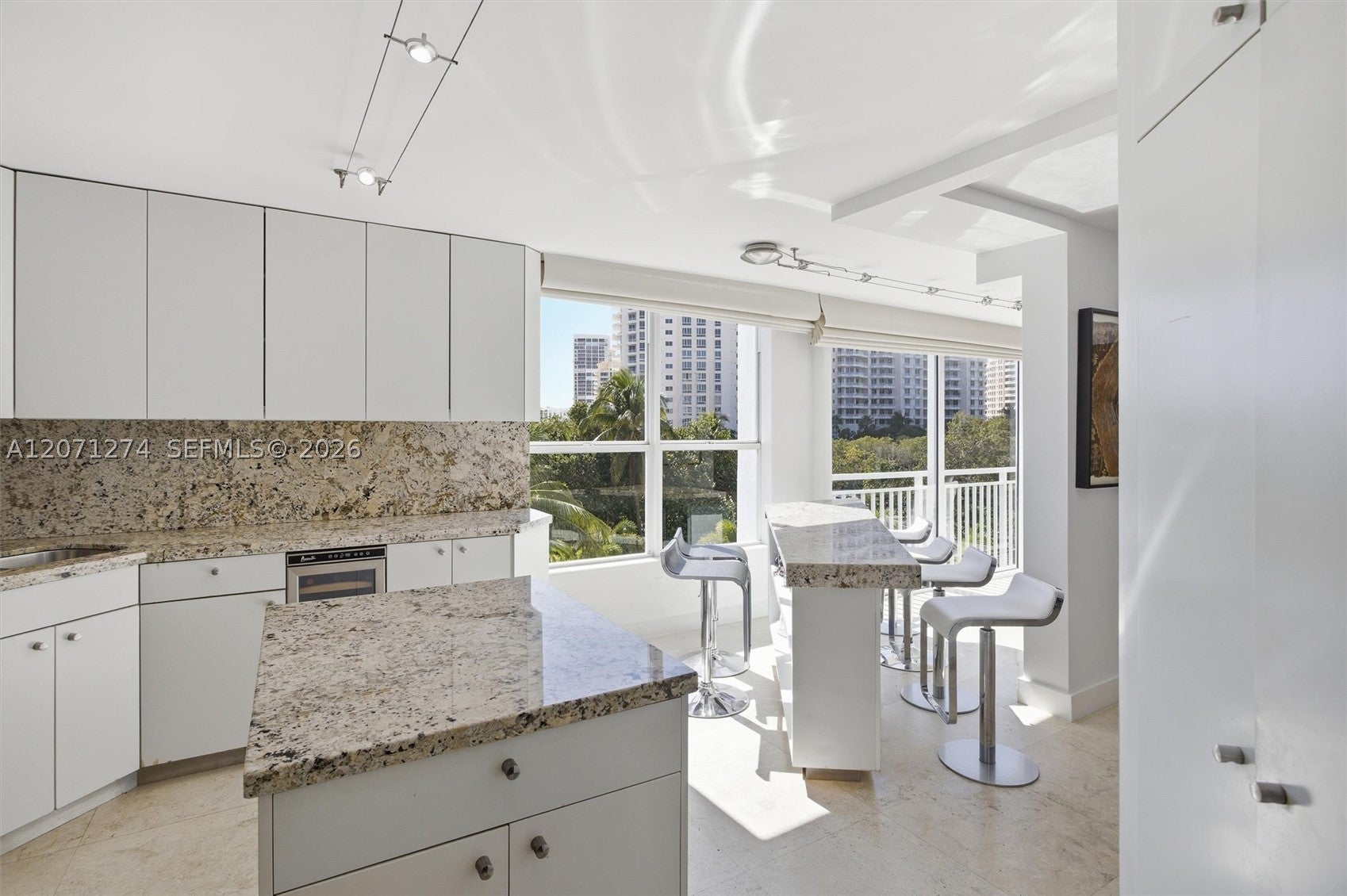 613 Ocean Dr 5D