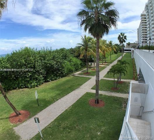 5601 Collins Ave 523