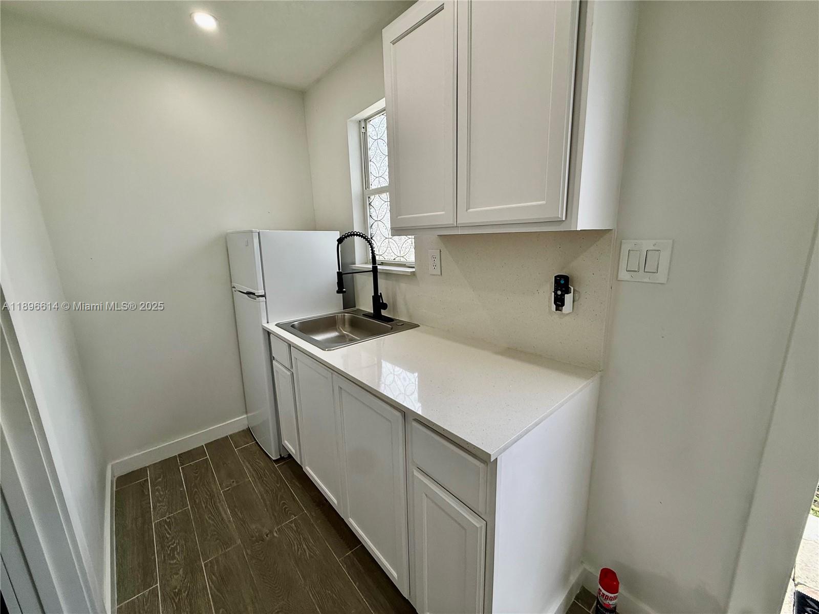 AMERICANA VILLAGE CONDO - Residential Lease