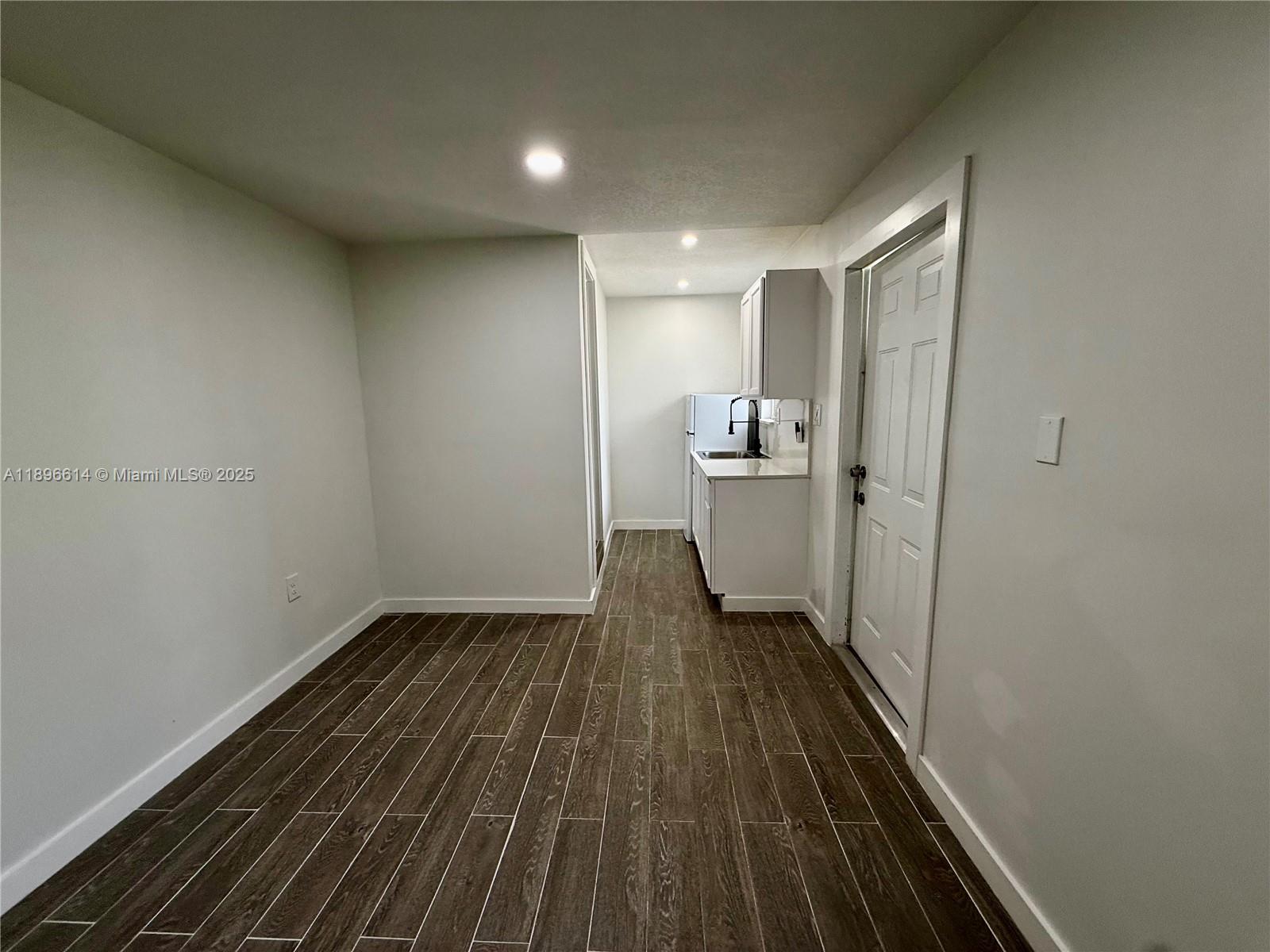 AMERICANA VILLAGE CONDO - Residential Lease