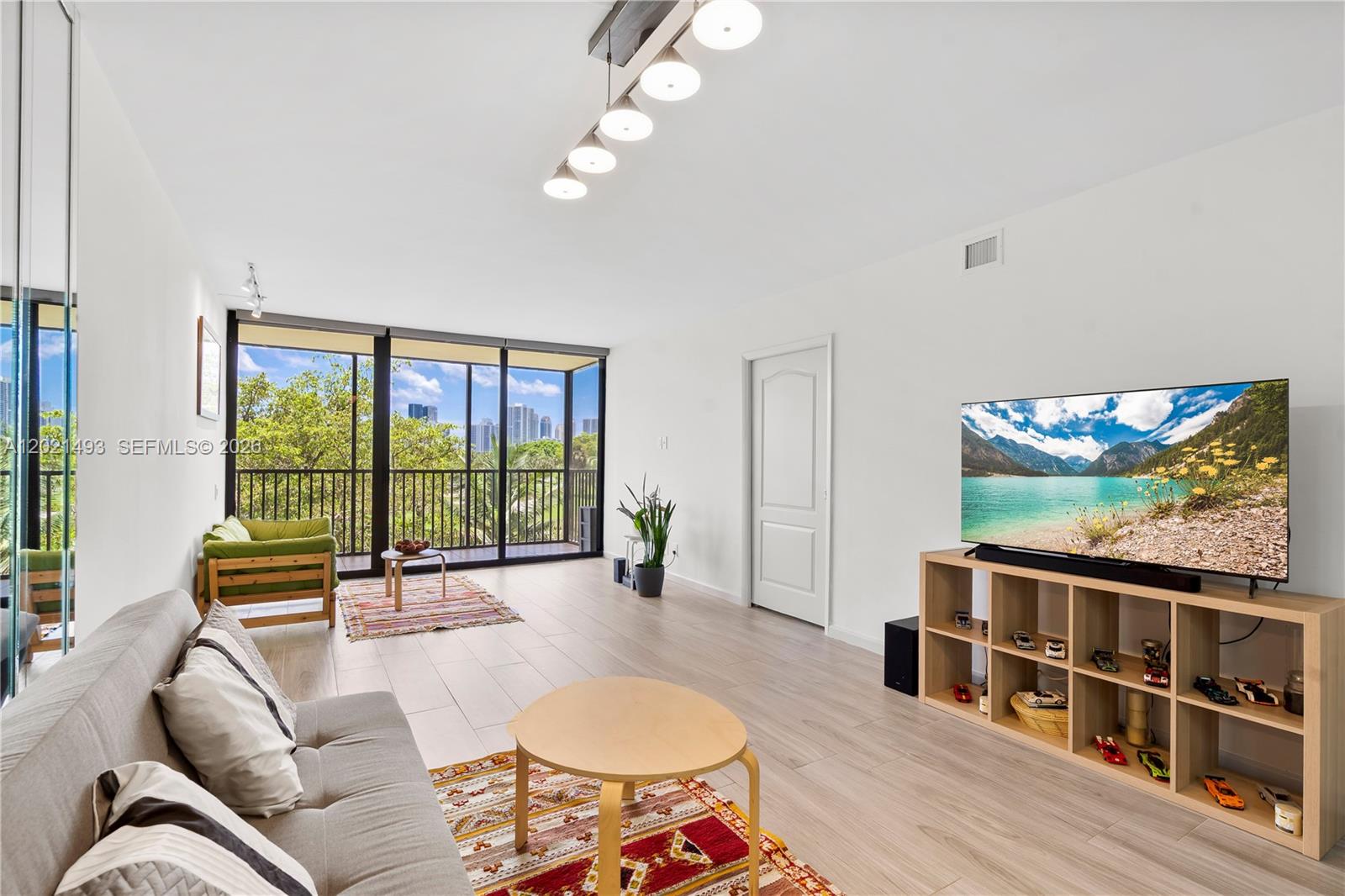 CORONADO CONDO- TOWER II - Residential