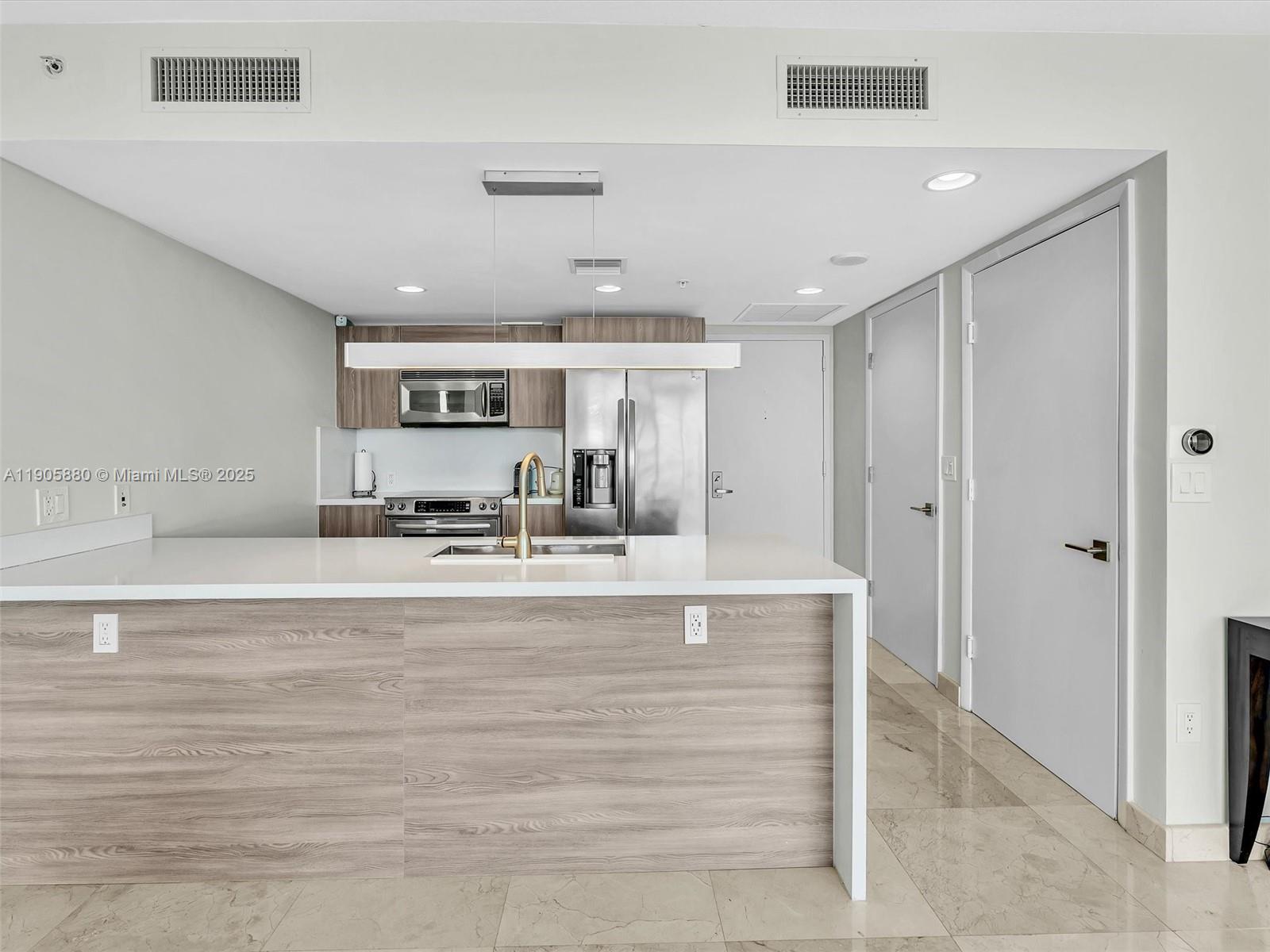 ONYX ON THE BAY CONDO - Residential Lease