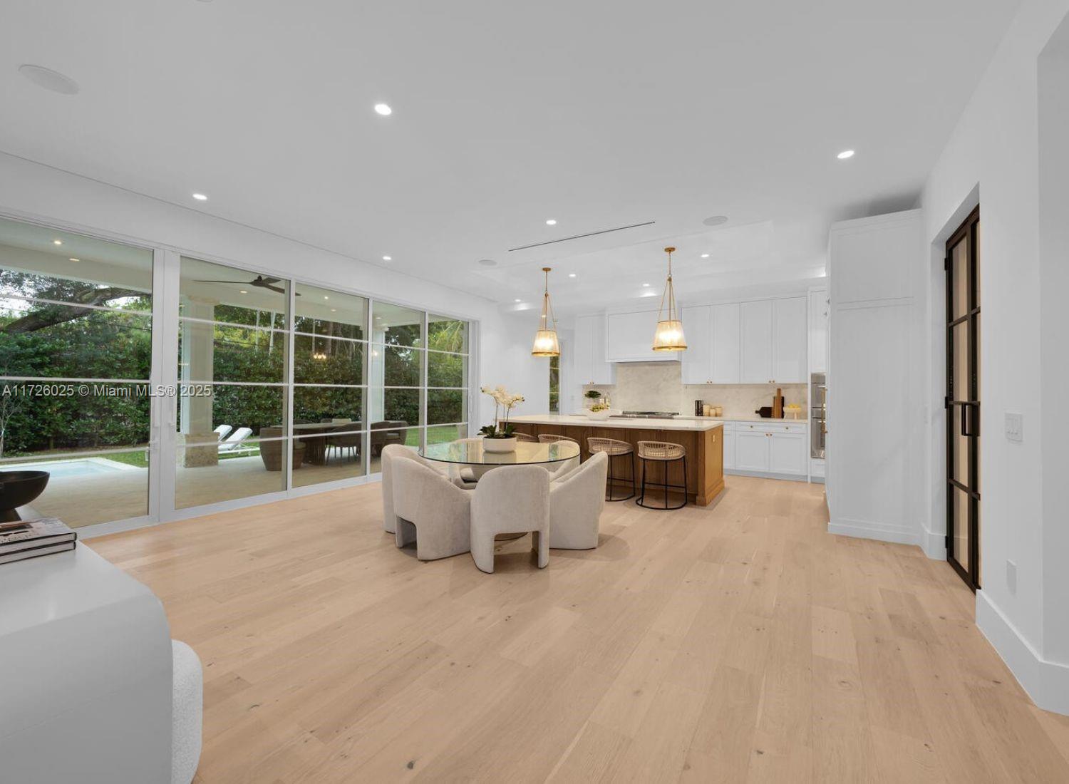 CORAL GABLES BISC BAY SEC - Residential