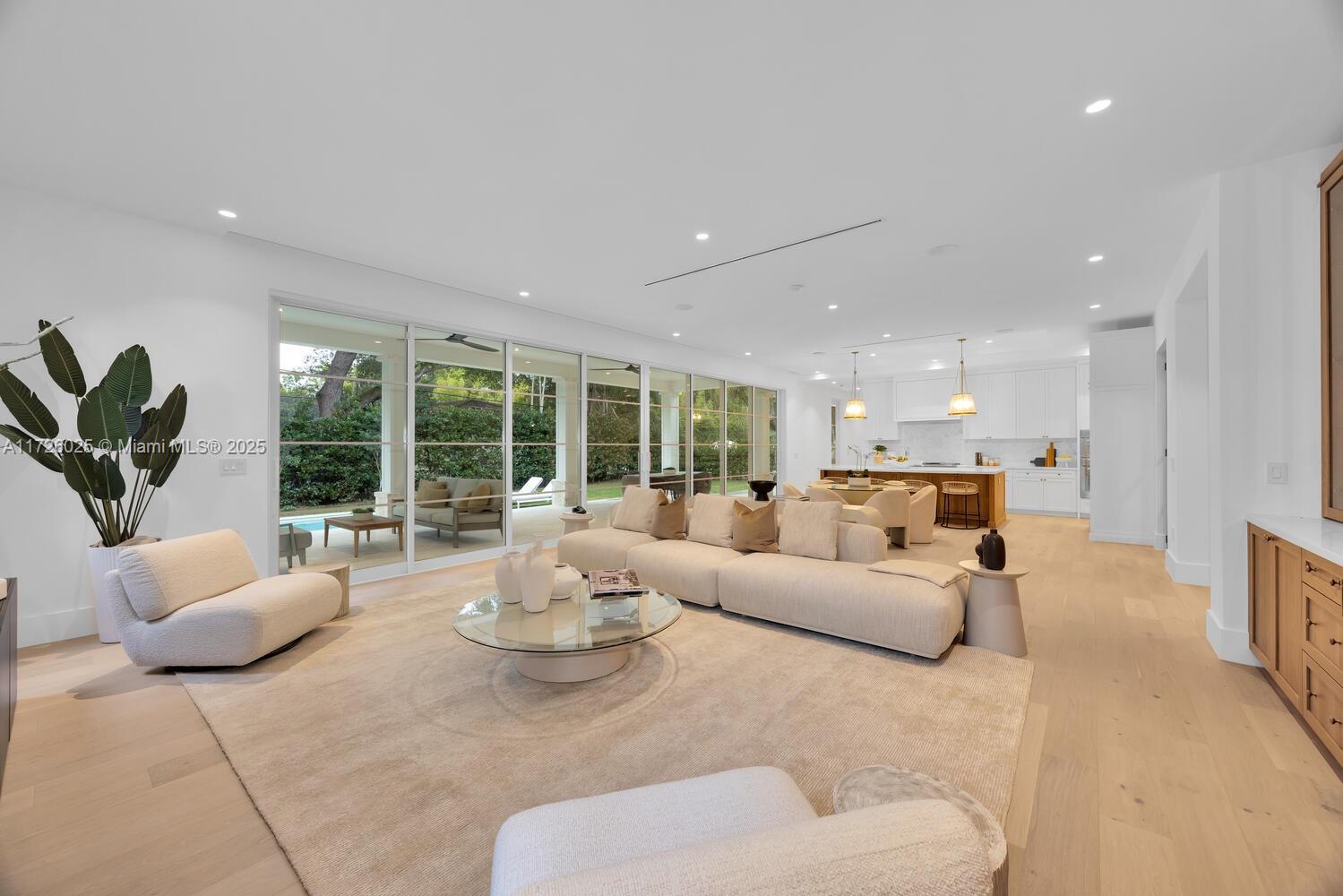 CORAL GABLES BISC BAY SEC - Residential