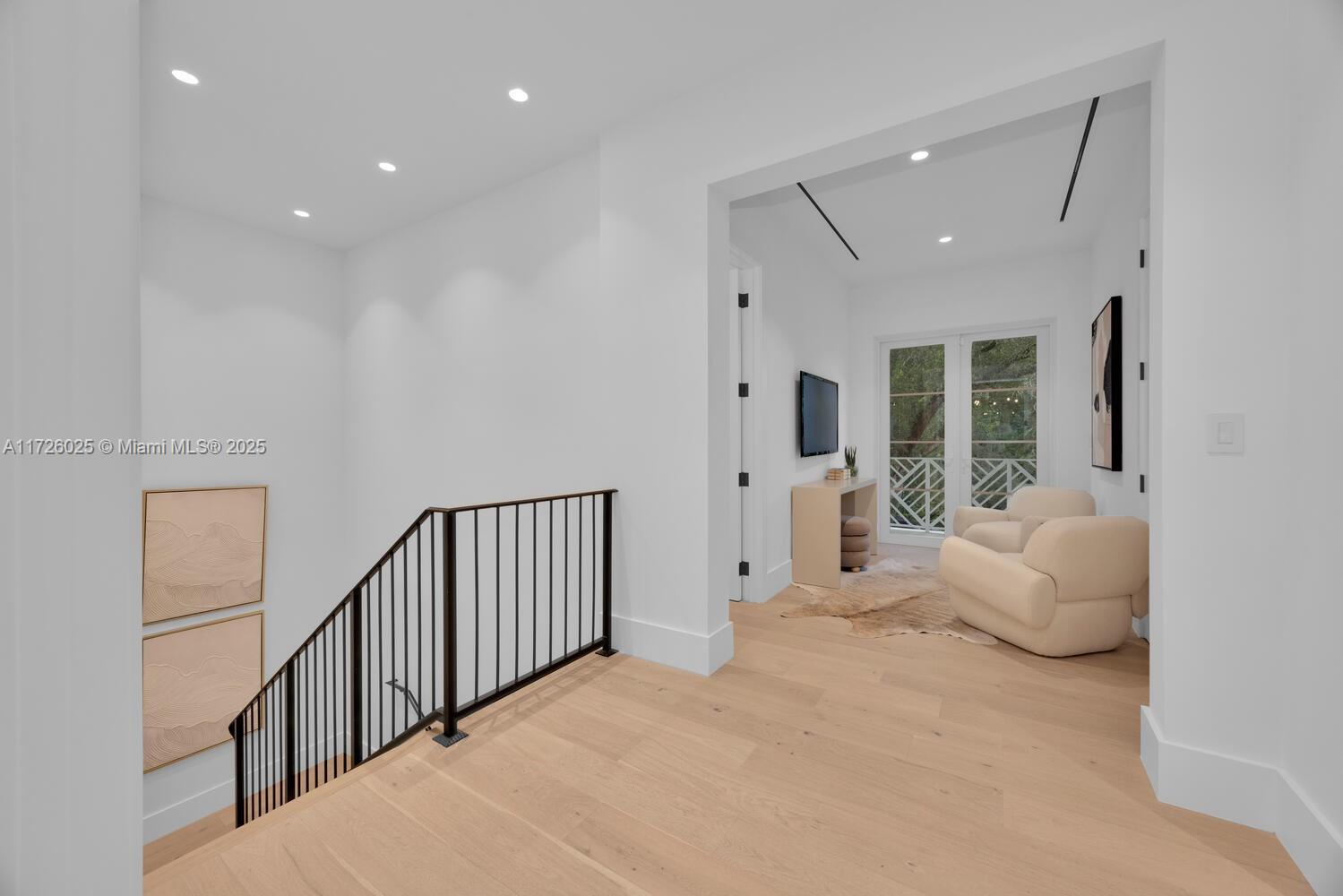 CORAL GABLES BISC BAY SEC - Residential