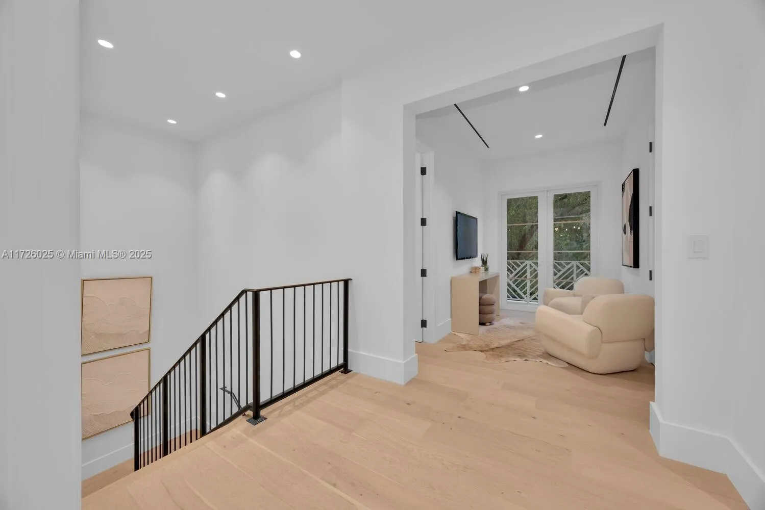 Coral Gables, Florida 33143, United States, 5 Bedrooms Bedrooms, ,6 BathroomsBathrooms,Residential,Pending,15620