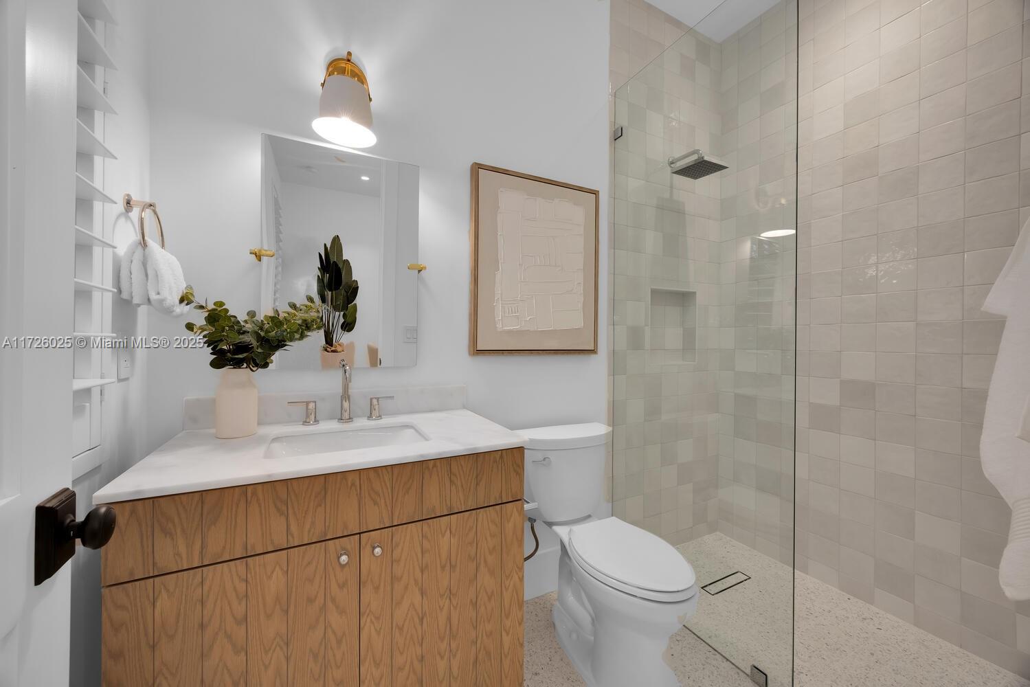 CORAL GABLES BISC BAY SEC - Residential