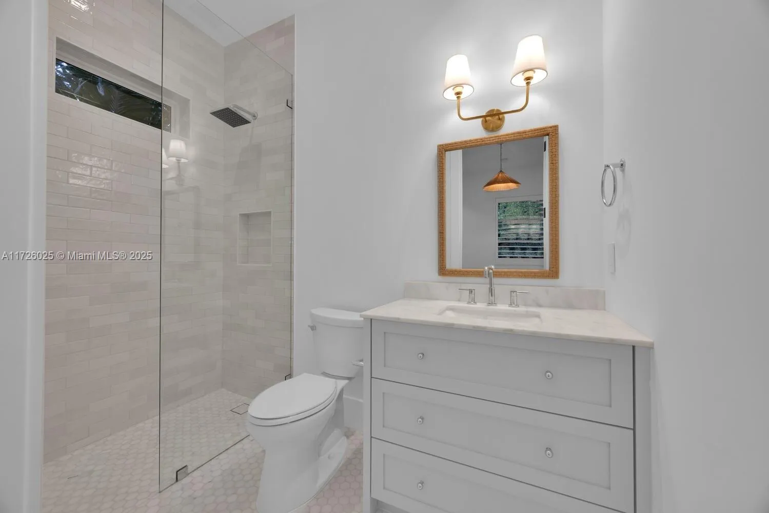 Coral Gables, Florida 33143, United States, 5 Bedrooms Bedrooms, ,6 BathroomsBathrooms,Residential,Pending,15620