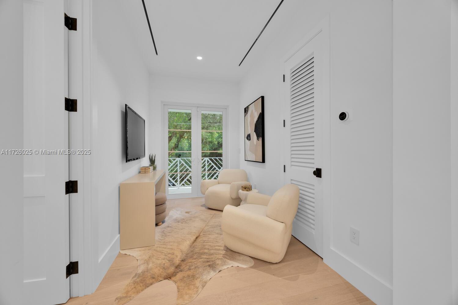 CORAL GABLES BISC BAY SEC - Residential