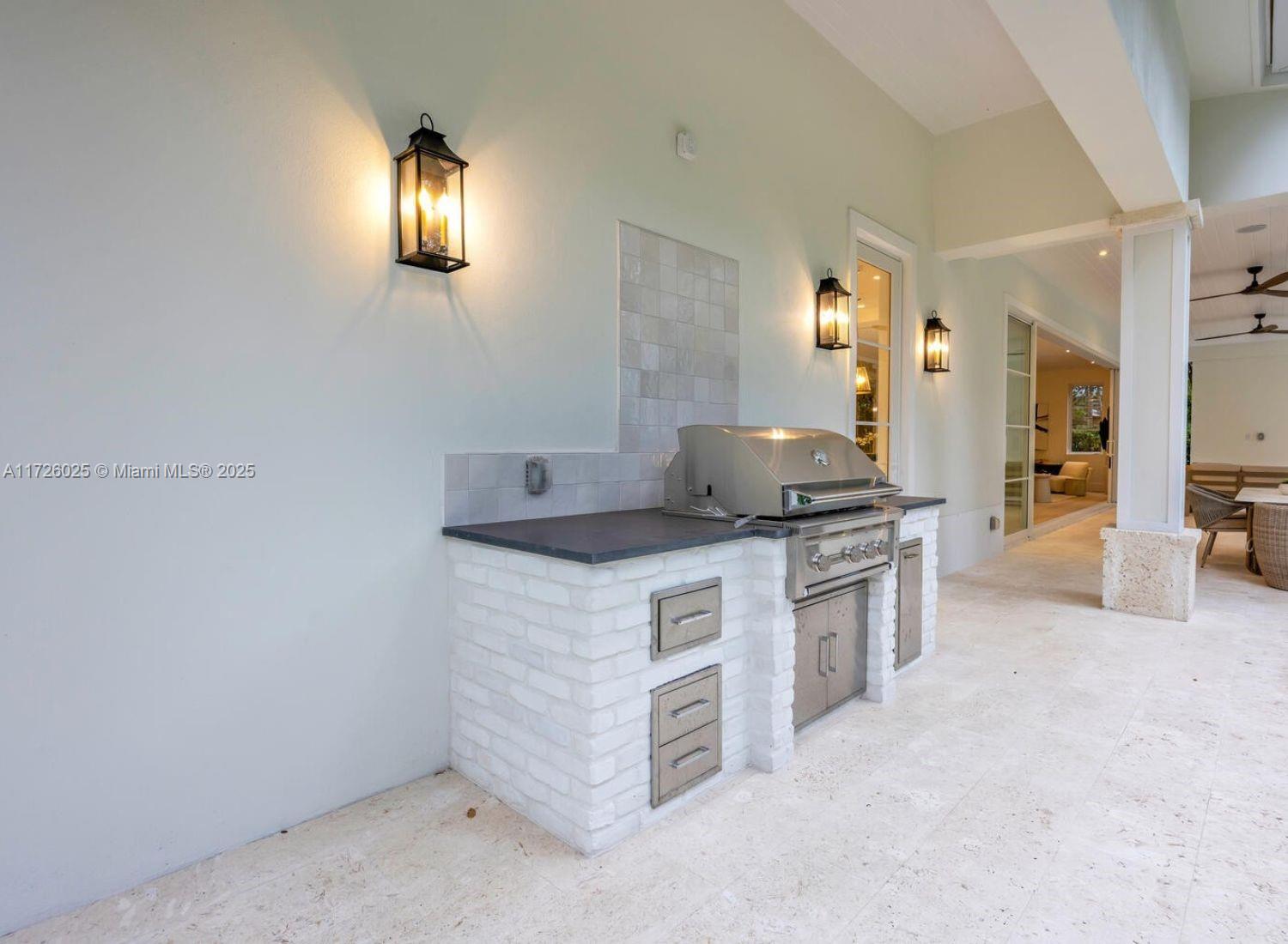 CORAL GABLES BISC BAY SEC - Residential