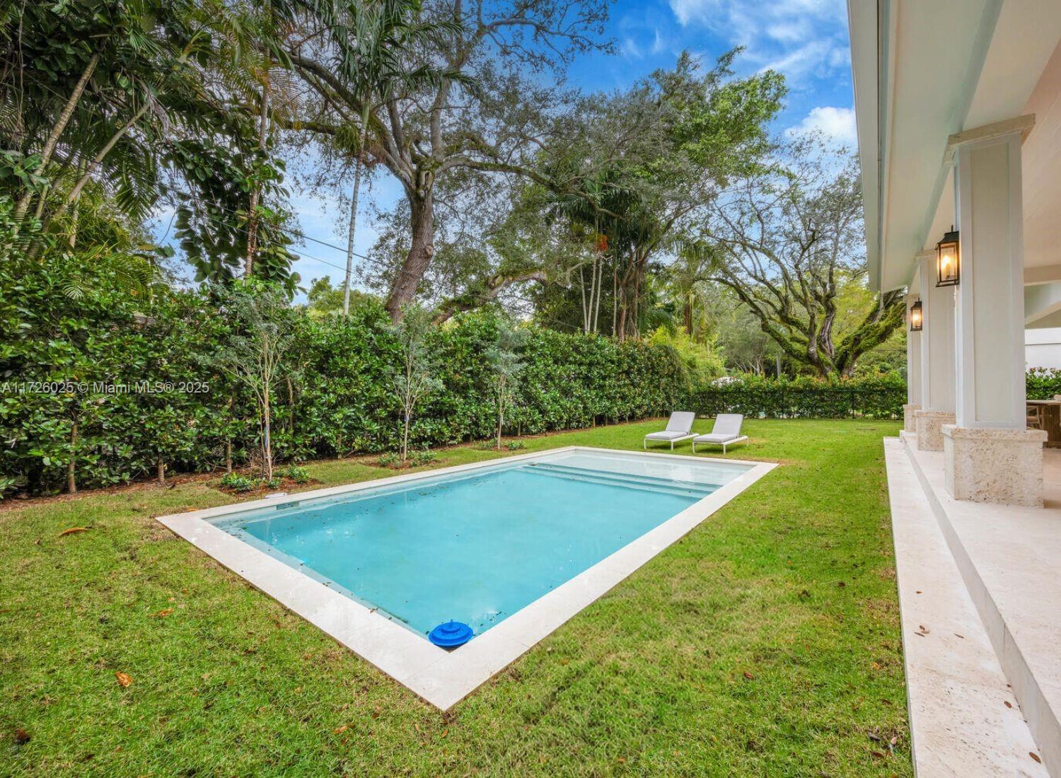 CORAL GABLES BISC BAY SEC - Residential