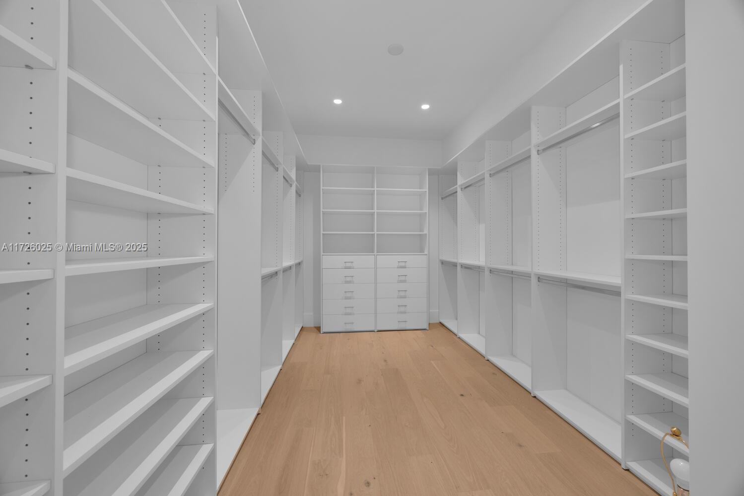 CORAL GABLES BISC BAY SEC - Residential