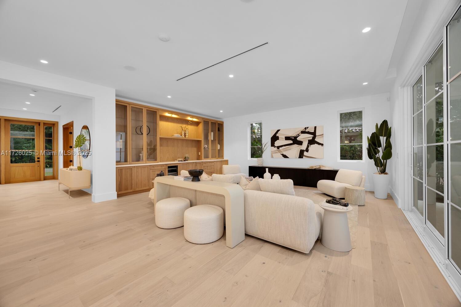 CORAL GABLES BISC BAY SEC - Residential