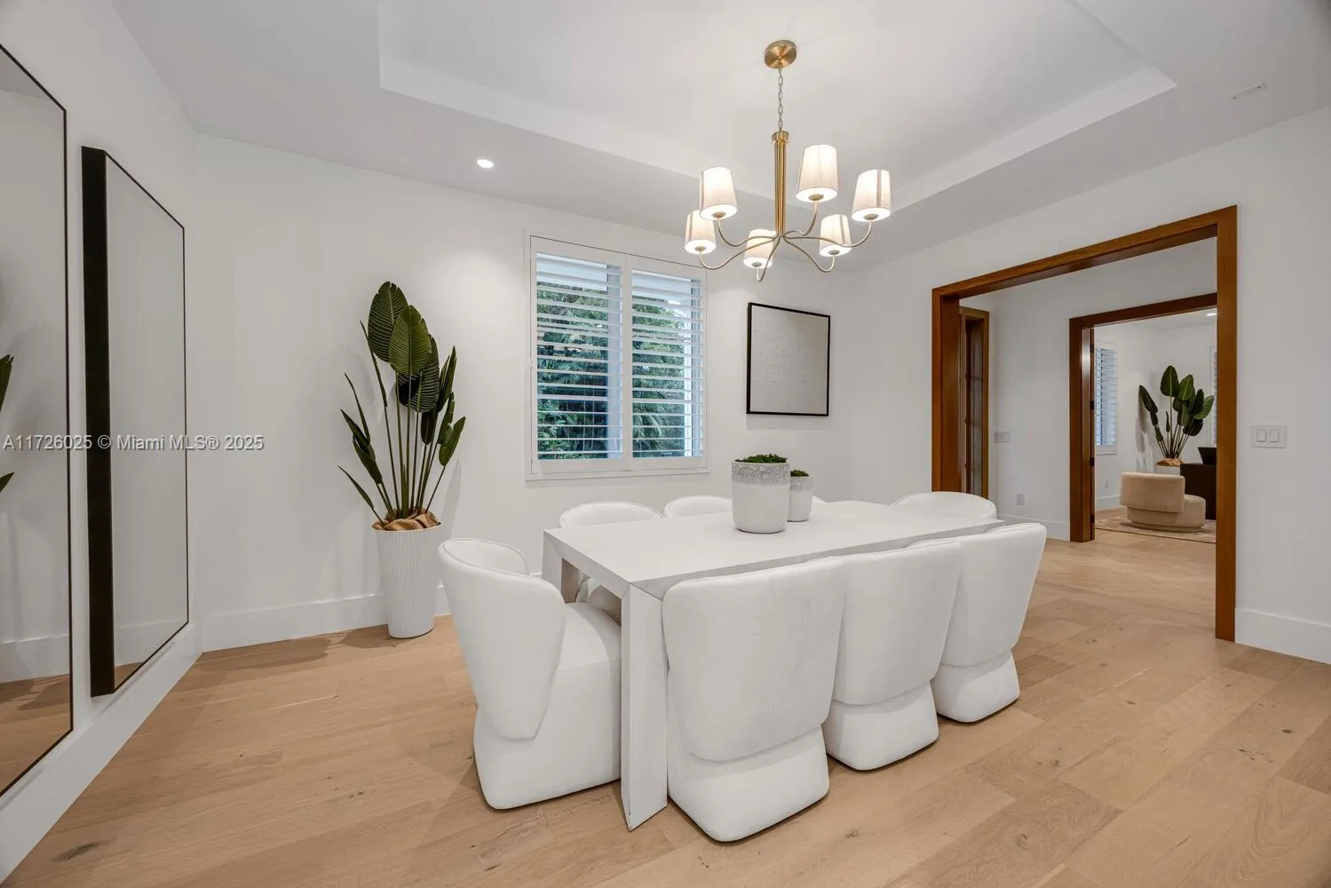 Coral Gables, Florida 33143, United States, 5 Bedrooms Bedrooms, ,6 BathroomsBathrooms,Residential,Pending,15620