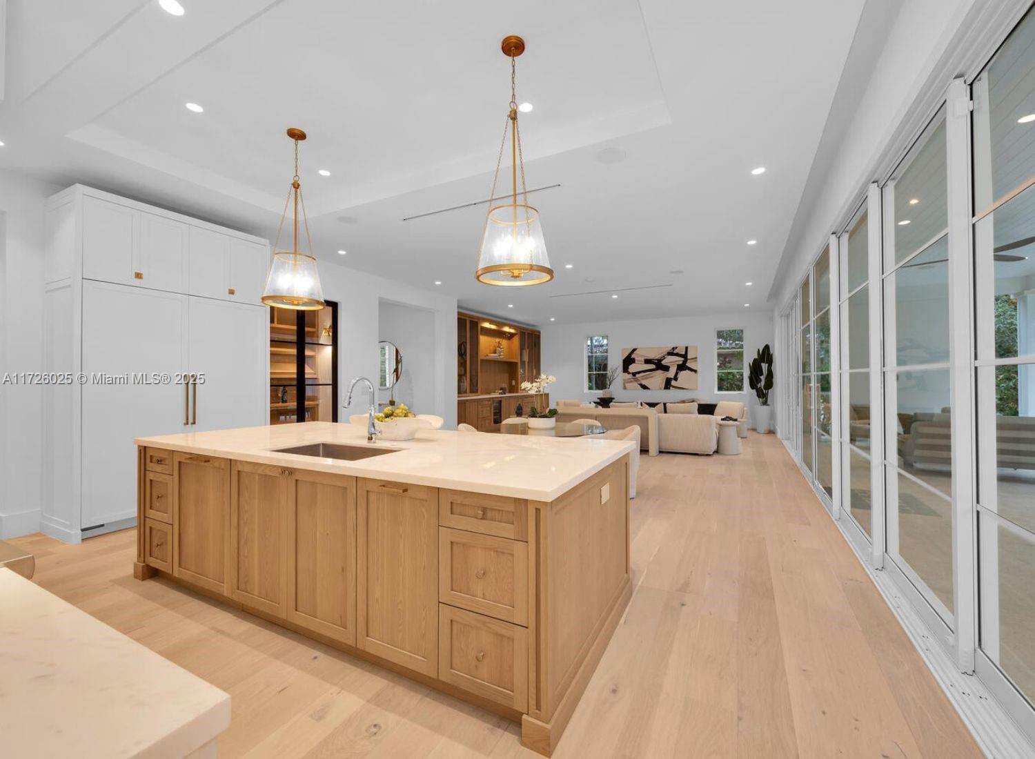 CORAL GABLES BISC BAY SEC - Residential